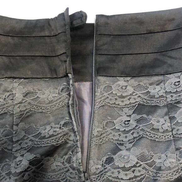 Women’s H & M Gray Lace Pencil  Skirt w/Zippered Back Size 8 - Picture 7 of 8
